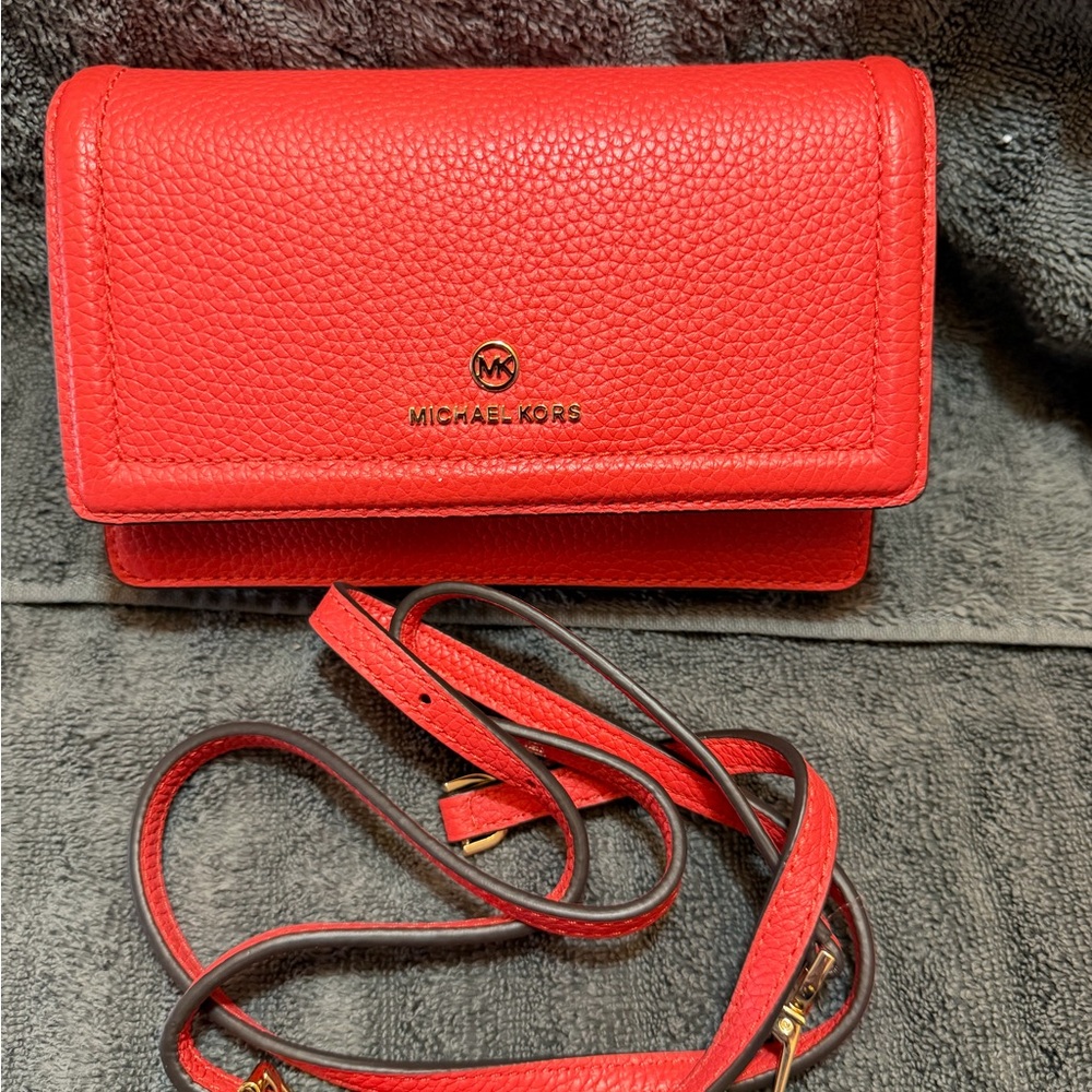 Michael Kors Jet Set Charm Small Phone Crossbody in pebbled red leather-NWOT
